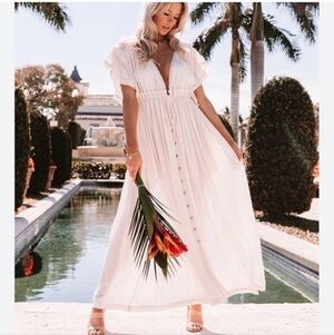 Flawless Elegant White Maxi Dress